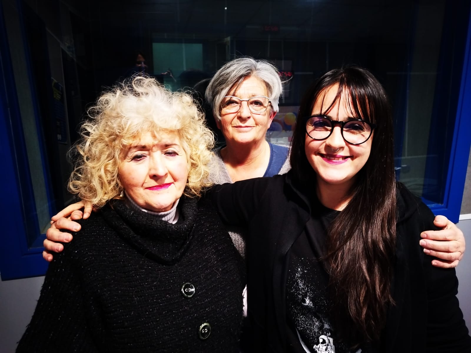 CLAUDIA, MONTSE Y TAMARA (falta Reme)